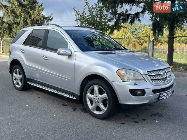 Серый Мерседес М-Класс, объемом двигателя 3.5 л и пробегом 210 тыс. км за 8400 $, фото 8 на Automoto.ua