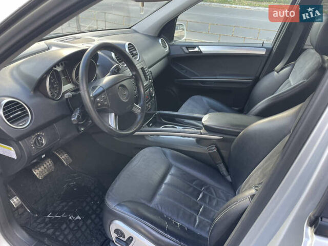 Серый Мерседес М-Класс, объемом двигателя 3.5 л и пробегом 210 тыс. км за 8400 $, фото 11 на Automoto.ua