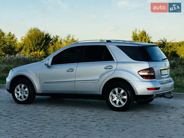 Сірий Мерседес М-Клас, об'ємом двигуна 3 л та пробігом 345 тис. км за 11499 $, фото 6 на Automoto.ua