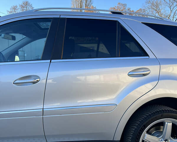 Серый Мерседес М-Класс, объемом двигателя 2.99 л и пробегом 254 тыс. км за 14499 $, фото 6 на Automoto.ua