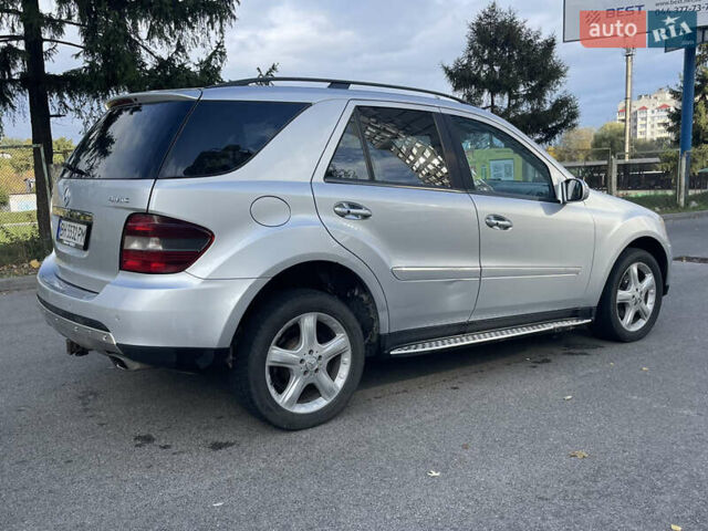 Серый Мерседес М-Класс, объемом двигателя 3.5 л и пробегом 210 тыс. км за 8400 $, фото 7 на Automoto.ua