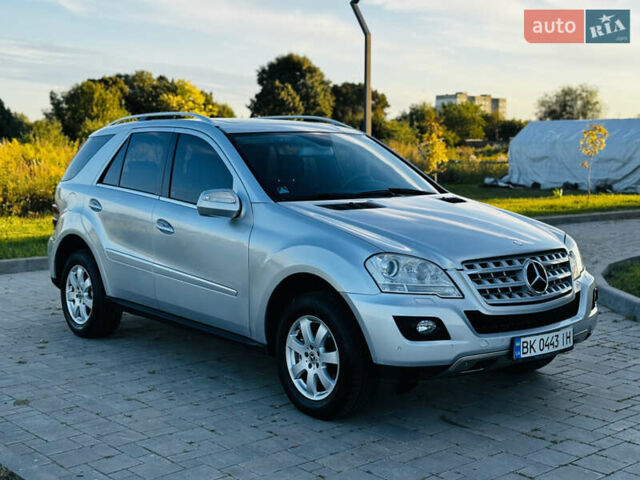 Сірий Мерседес М-Клас, об'ємом двигуна 3 л та пробігом 345 тис. км за 11499 $, фото 13 на Automoto.ua