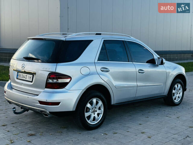 Сірий Мерседес М-Клас, об'ємом двигуна 3 л та пробігом 345 тис. км за 11499 $, фото 12 на Automoto.ua