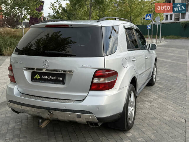 Сірий Мерседес М-Клас, об'ємом двигуна 3 л та пробігом 405 тис. км за 11500 $, фото 14 на Automoto.ua