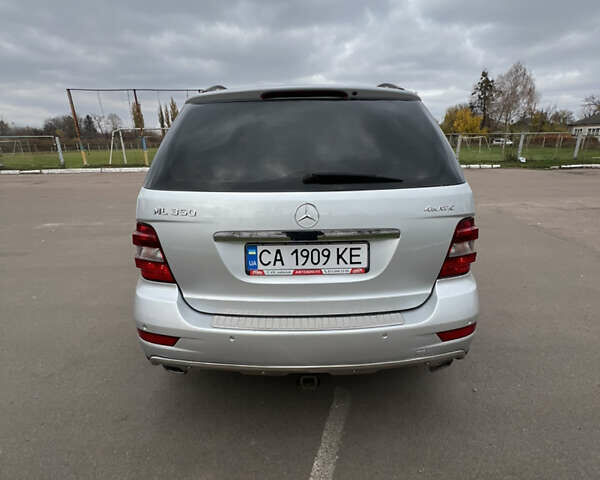 Сірий Мерседес М-Клас, об'ємом двигуна 3.5 л та пробігом 248 тис. км за 10599 $, фото 9 на Automoto.ua