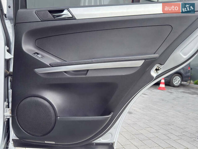 Серый Мерседес М-Класс, объемом двигателя 3 л и пробегом 275 тыс. км за 14800 $, фото 22 на Automoto.ua