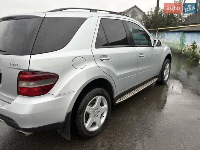 Серый Мерседес М-Класс, объемом двигателя 2.99 л и пробегом 261 тыс. км за 15500 $, фото 3 на Automoto.ua