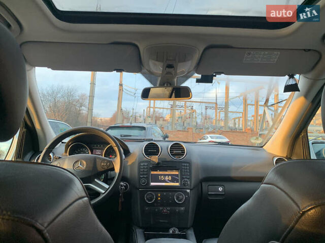 Серый Мерседес М-Класс, объемом двигателя 2.99 л и пробегом 270 тыс. км за 12500 $, фото 8 на Automoto.ua