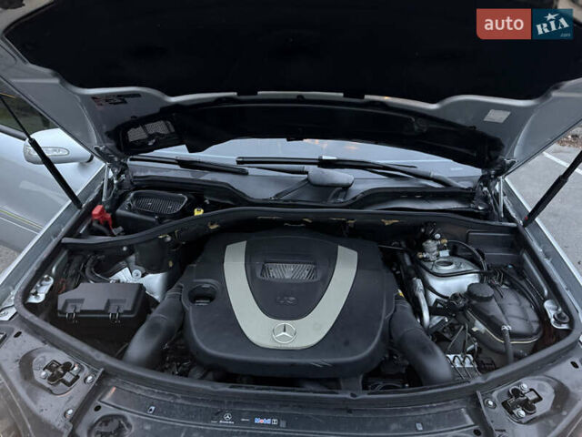 Серый Мерседес М-Класс, объемом двигателя 3.5 л и пробегом 234 тыс. км за 11700 $, фото 21 на Automoto.ua