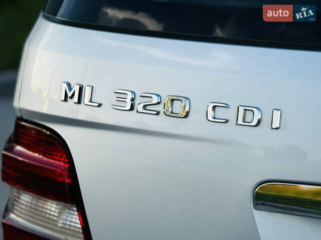 Сірий Мерседес М-Клас, об'ємом двигуна 3 л та пробігом 345 тис. км за 11499 $, фото 19 на Automoto.ua
