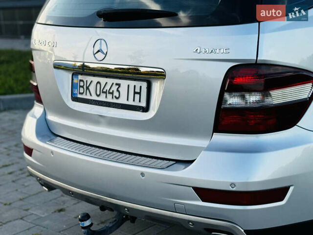 Сірий Мерседес М-Клас, об'ємом двигуна 3 л та пробігом 345 тис. км за 11499 $, фото 18 на Automoto.ua