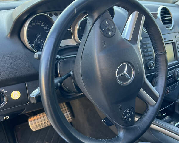 Серый Мерседес М-Класс, объемом двигателя 2.99 л и пробегом 254 тыс. км за 14499 $, фото 45 на Automoto.ua