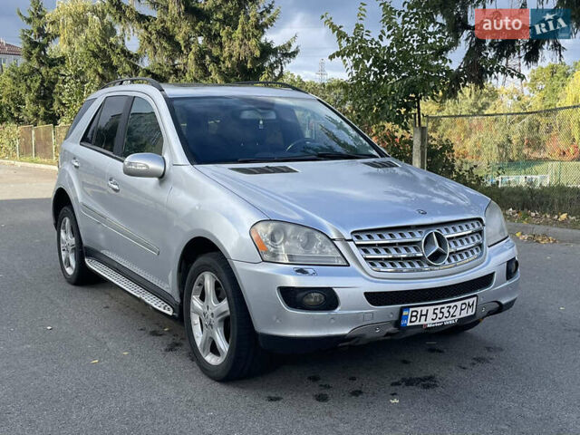 Серый Мерседес М-Класс, объемом двигателя 3.5 л и пробегом 210 тыс. км за 8400 $, фото 9 на Automoto.ua