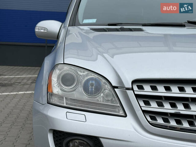 Сірий Мерседес М-Клас, об'ємом двигуна 3.5 л та пробігом 223 тис. км за 8999 $, фото 15 на Automoto.ua