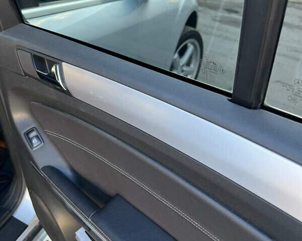 Серый Мерседес М-Класс, объемом двигателя 2.99 л и пробегом 254 тыс. км за 14499 $, фото 59 на Automoto.ua