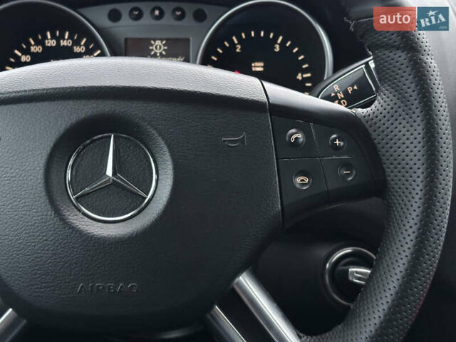 Серый Мерседес М-Класс, объемом двигателя 3 л и пробегом 406 тыс. км за 11000 $, фото 26 на Automoto.ua