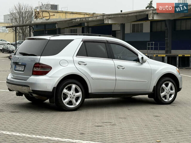 Серый Мерседес М-Класс, объемом двигателя 3.5 л и пробегом 223 тыс. км за 9999 $, фото 9 на Automoto.ua