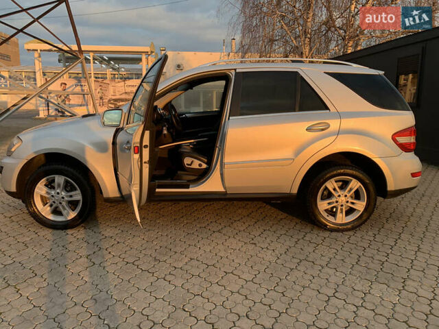 Серый Мерседес М-Класс, объемом двигателя 2.99 л и пробегом 270 тыс. км за 12500 $, фото 12 на Automoto.ua