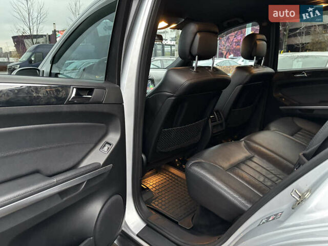 Серый Мерседес М-Класс, объемом двигателя 3 л и пробегом 406 тыс. км за 11000 $, фото 20 на Automoto.ua