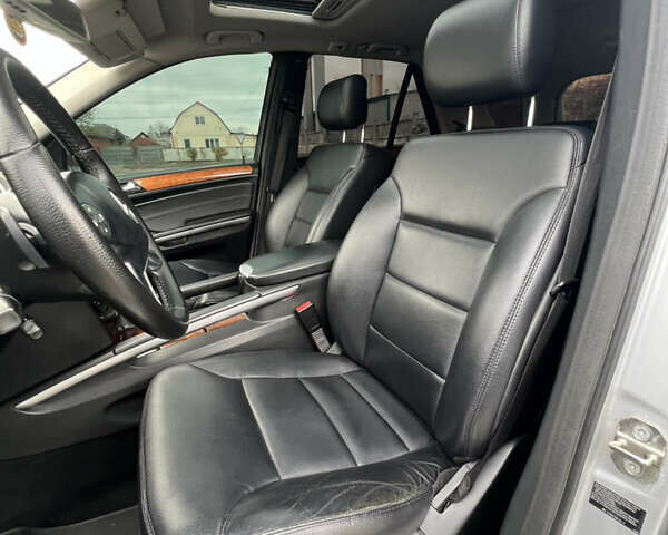 Сірий Мерседес М-Клас, об'ємом двигуна 3.5 л та пробігом 248 тис. км за 10599 $, фото 16 на Automoto.ua