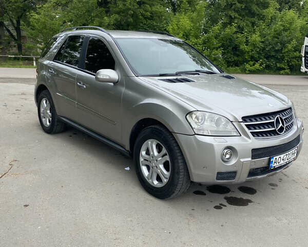 Сірий Мерседес М-Клас, об'ємом двигуна 2.99 л та пробігом 300 тис. км за 11700 $, фото 6 на Automoto.ua