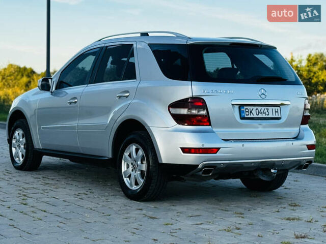 Сірий Мерседес М-Клас, об'ємом двигуна 3 л та пробігом 345 тис. км за 11499 $, фото 16 на Automoto.ua