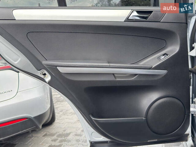 Серый Мерседес М-Класс, объемом двигателя 3 л и пробегом 275 тыс. км за 14800 $, фото 23 на Automoto.ua