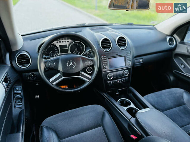 Сірий Мерседес М-Клас, об'ємом двигуна 3 л та пробігом 345 тис. км за 11499 $, фото 36 на Automoto.ua