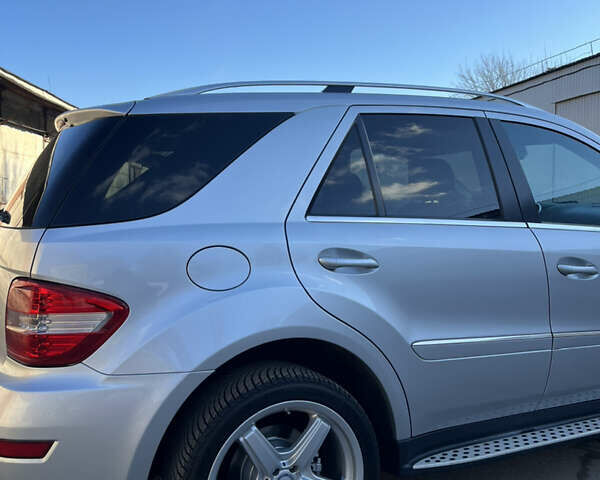 Серый Мерседес М-Класс, объемом двигателя 2.99 л и пробегом 254 тыс. км за 14499 $, фото 10 на Automoto.ua