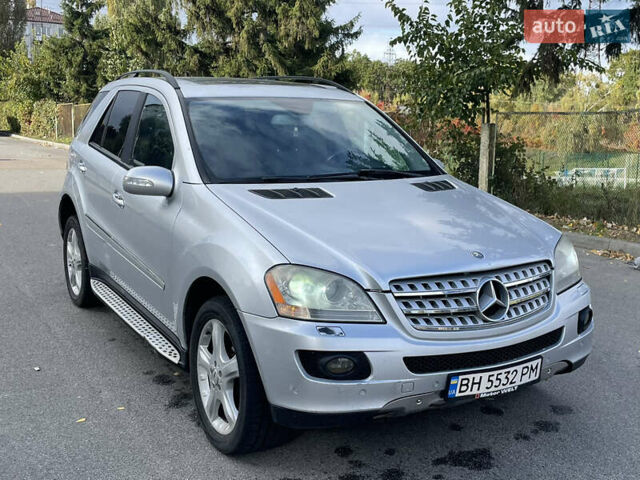 Серый Мерседес М-Класс, объемом двигателя 3.5 л и пробегом 210 тыс. км за 8400 $, фото 15 на Automoto.ua