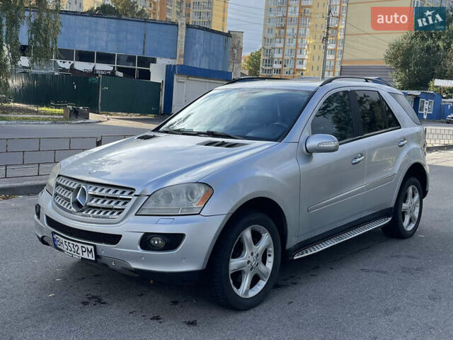 Серый Мерседес М-Класс, объемом двигателя 3.5 л и пробегом 210 тыс. км за 8400 $, фото 4 на Automoto.ua