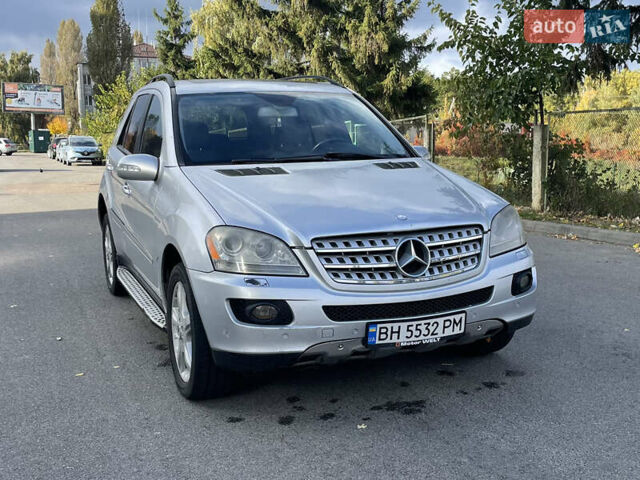 Серый Мерседес М-Класс, объемом двигателя 3.5 л и пробегом 210 тыс. км за 8400 $, фото 10 на Automoto.ua