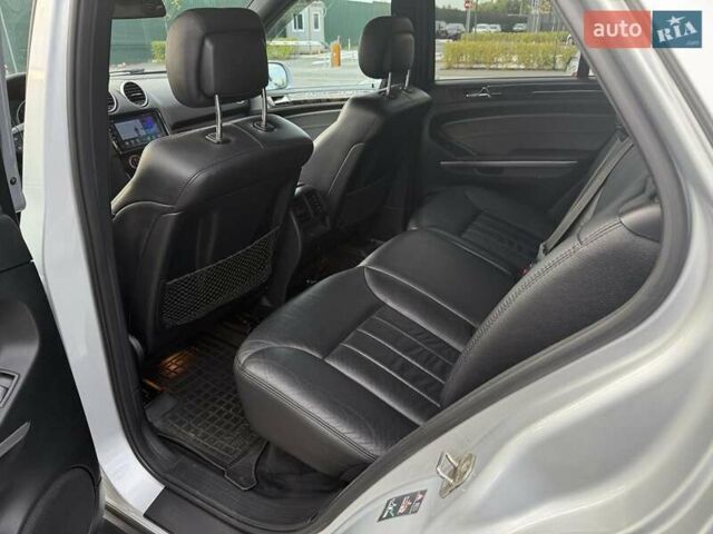 Серый Мерседес М-Класс, объемом двигателя 3 л и пробегом 406 тыс. км за 11000 $, фото 23 на Automoto.ua