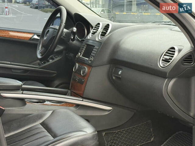 Серый Мерседес М-Класс, объемом двигателя 3.5 л и пробегом 223 тыс. км за 9999 $, фото 44 на Automoto.ua
