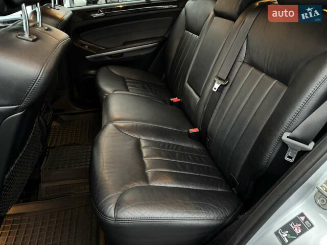 Серый Мерседес М-Класс, объемом двигателя 3 л и пробегом 406 тыс. км за 11000 $, фото 22 на Automoto.ua