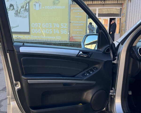 Серый Мерседес М-Класс, объемом двигателя 2.99 л и пробегом 254 тыс. км за 14499 $, фото 39 на Automoto.ua