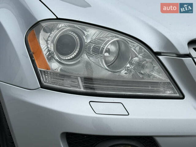 Серый Мерседес М-Класс, объемом двигателя 3.5 л и пробегом 223 тыс. км за 9999 $, фото 14 на Automoto.ua