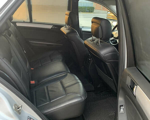 Серый Мерседес М-Класс, объемом двигателя 2.99 л и пробегом 270 тыс. км за 12500 $, фото 9 на Automoto.ua