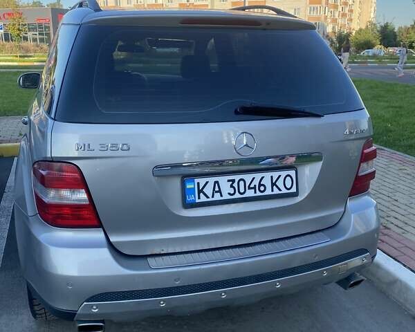 Сірий Мерседес М-Клас, об'ємом двигуна 3.5 л та пробігом 349 тис. км за 12000 $, фото 5 на Automoto.ua