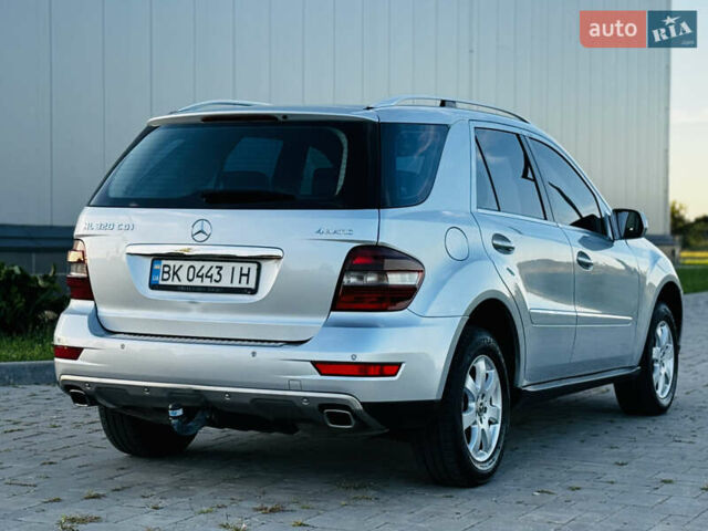 Сірий Мерседес М-Клас, об'ємом двигуна 3 л та пробігом 345 тис. км за 11499 $, фото 17 на Automoto.ua