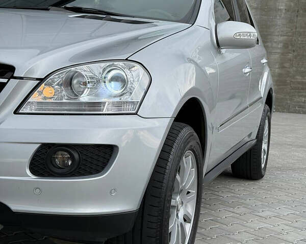 Серый Мерседес М-Класс, объемом двигателя 3 л и пробегом 275 тыс. км за 14800 $, фото 8 на Automoto.ua