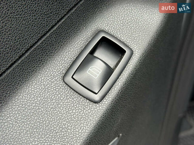 Серый Мерседес М-Класс, объемом двигателя 3.5 л и пробегом 223 тыс. км за 9999 $, фото 37 на Automoto.ua