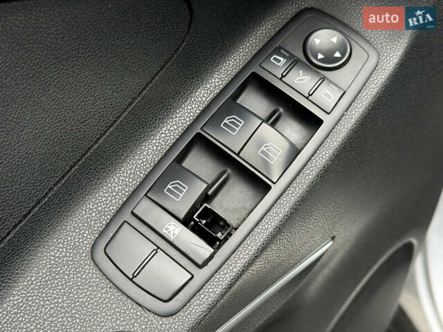 Сірий Мерседес М-Клас, об'ємом двигуна 3.5 л та пробігом 223 тис. км за 8999 $, фото 31 на Automoto.ua