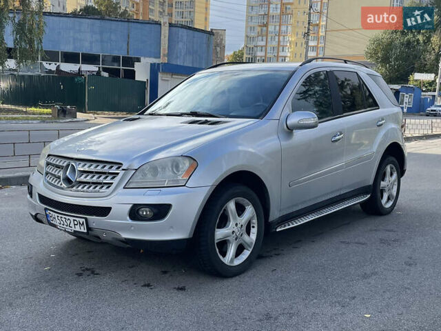 Серый Мерседес М-Класс, объемом двигателя 3.5 л и пробегом 210 тыс. км за 8400 $, фото 3 на Automoto.ua