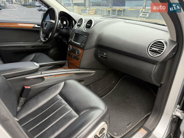 Серый Мерседес М-Класс, объемом двигателя 3.5 л и пробегом 223 тыс. км за 9999 $, фото 40 на Automoto.ua