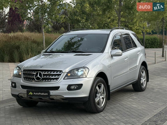 Сірий Мерседес М-Клас, об'ємом двигуна 3 л та пробігом 405 тис. км за 11500 $, фото 11 на Automoto.ua