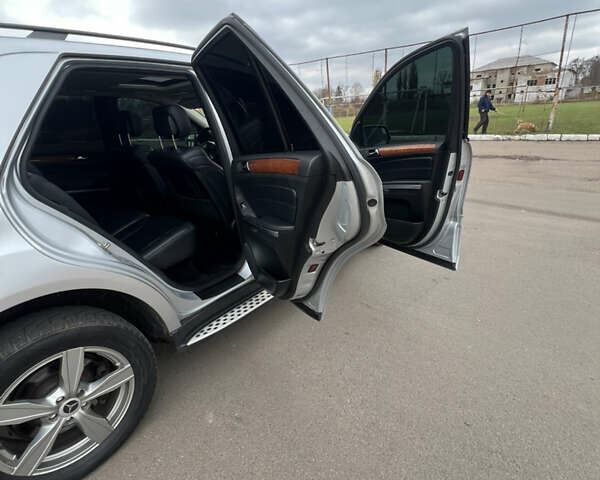 Сірий Мерседес М-Клас, об'ємом двигуна 3.5 л та пробігом 248 тис. км за 10599 $, фото 24 на Automoto.ua