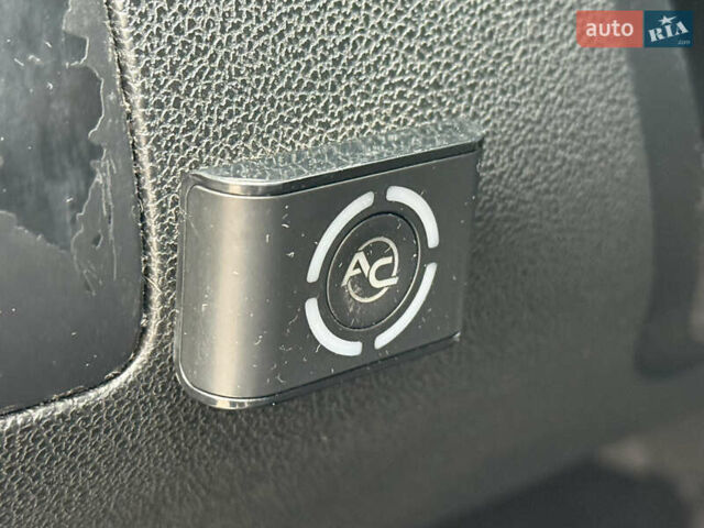 Серый Мерседес М-Класс, объемом двигателя 3.5 л и пробегом 223 тыс. км за 9999 $, фото 53 на Automoto.ua