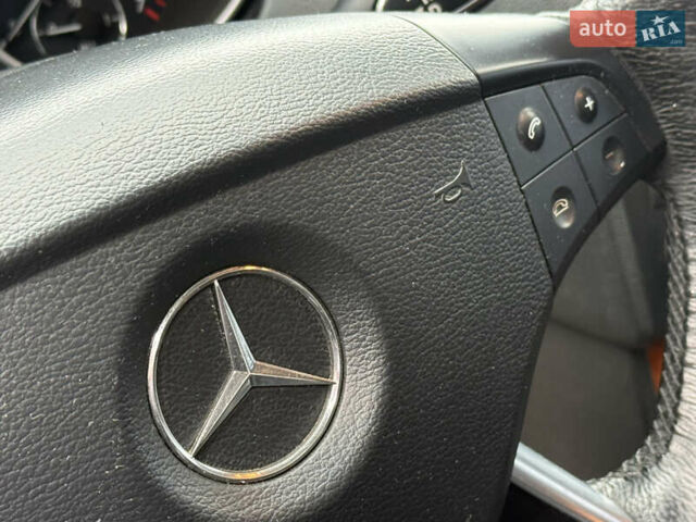 Серый Мерседес М-Класс, объемом двигателя 3.5 л и пробегом 223 тыс. км за 9999 $, фото 56 на Automoto.ua