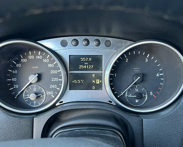 Серый Мерседес М-Класс, объемом двигателя 2.99 л и пробегом 254 тыс. км за 14499 $, фото 74 на Automoto.ua